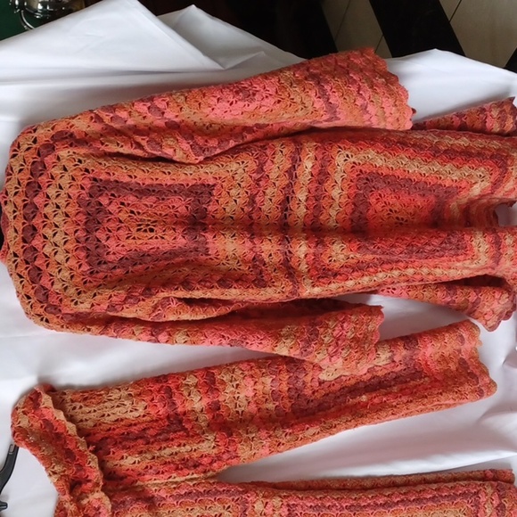 Vintage handmade granny square crochet duster cardigan set, open front, & pants - Picture 4 of 6